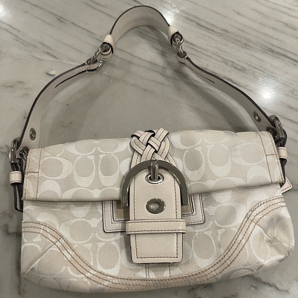 Classic white coach purse - Picture 9 of 12